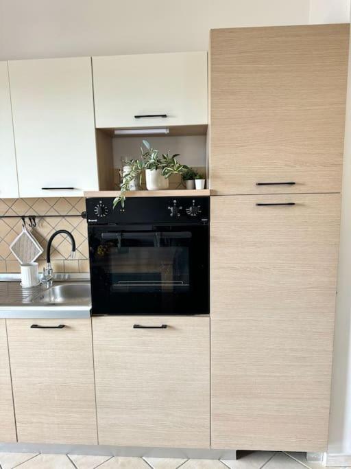Casa Vacanza Elislor Apartments Fiumicino Esterno foto