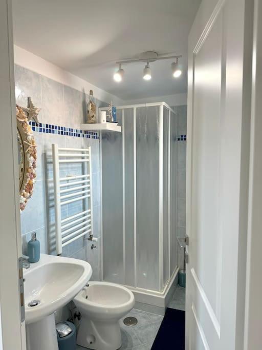 Casa Vacanza Elislor Apartments Fiumicino Esterno foto