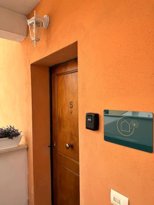Casa Vacanza Elislor Apartments Fiumicino Esterno foto